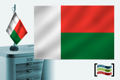 Bandera de Madagascar sobremesa bordada